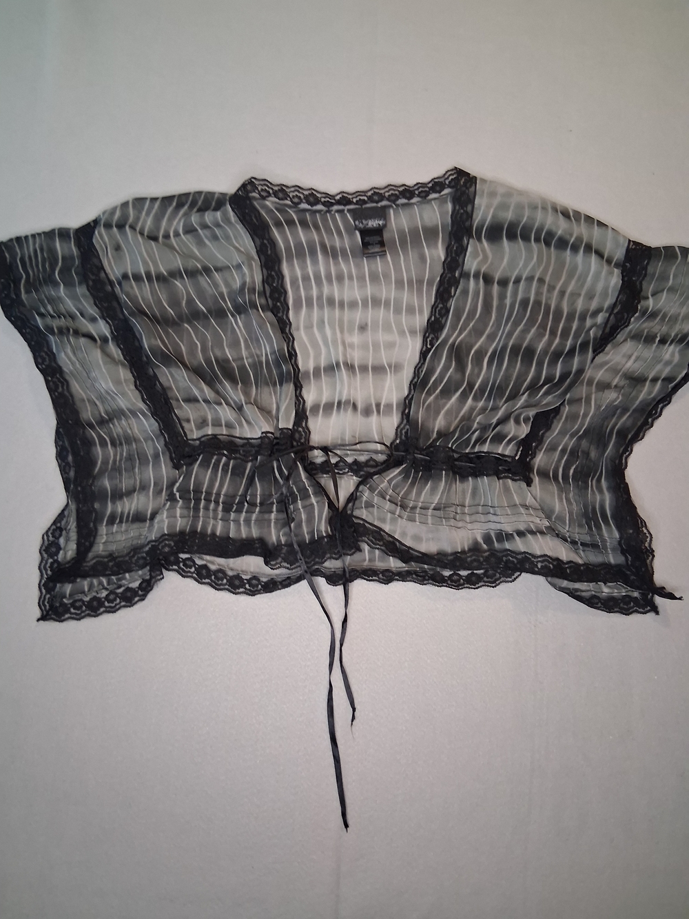 Daytrip Sheer Lace Trim Kimono Top Gray Black Striped Bohoemian Festival Sz Sm - Picture 6 of 7